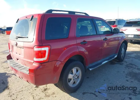 2011 Ford Escape Xls z USA, uszkodzony, nr VIN 1FMCU0C76BKB90559